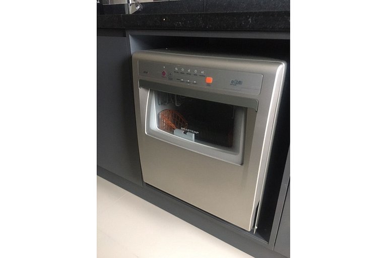L' Adresse Reserve 203A
