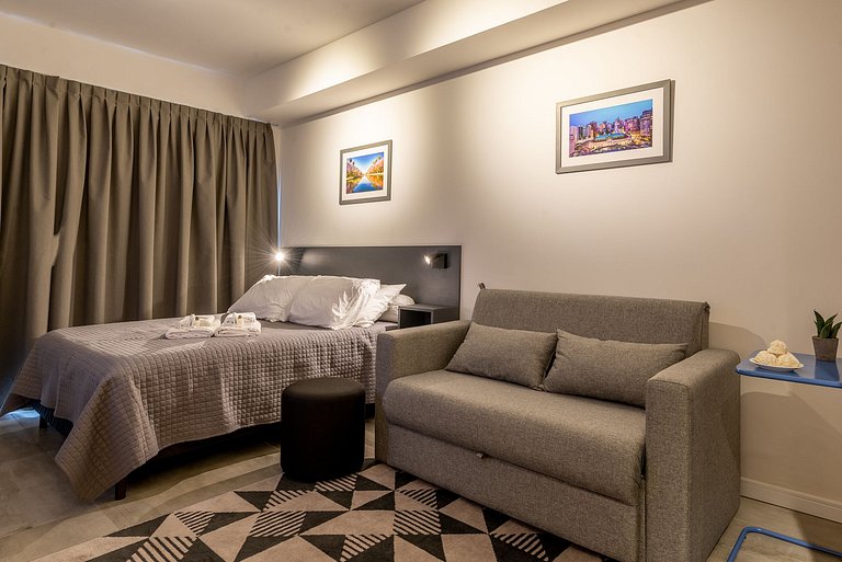LIV - Apartment 811