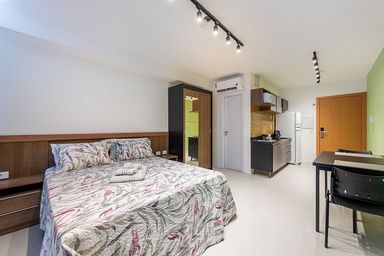 LIV Apto 1111 Prático, completo e Bem Localizado