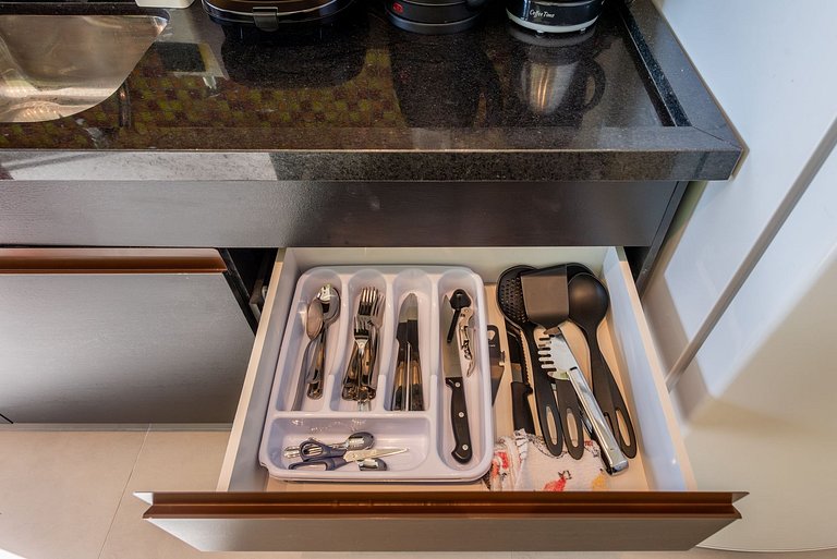 LIV Apto 1111 Prático, completo e Bem Localizado