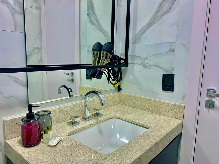 LIV - Apartment 1108