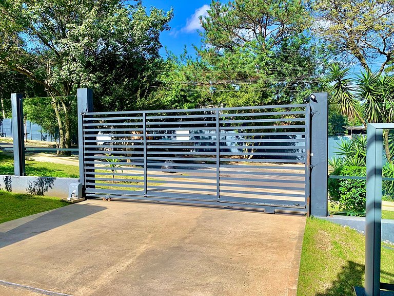 Yellow - Apartment 802