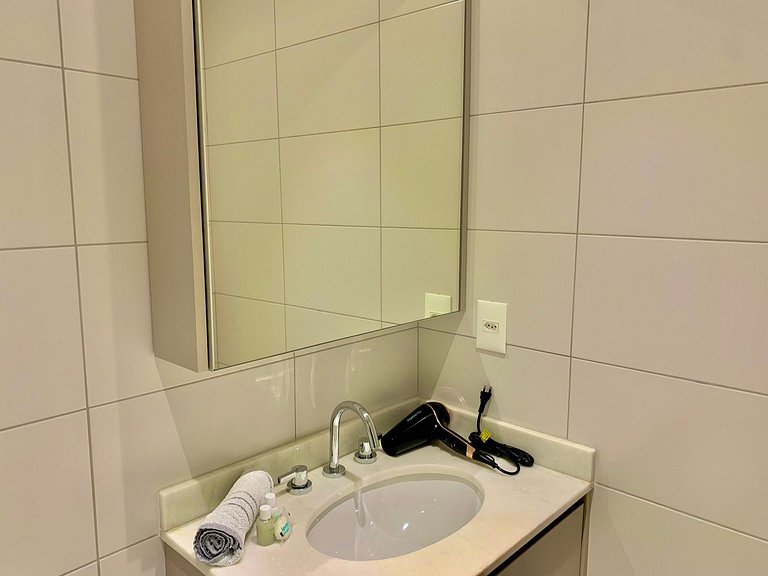 Yellow - Apartment 802