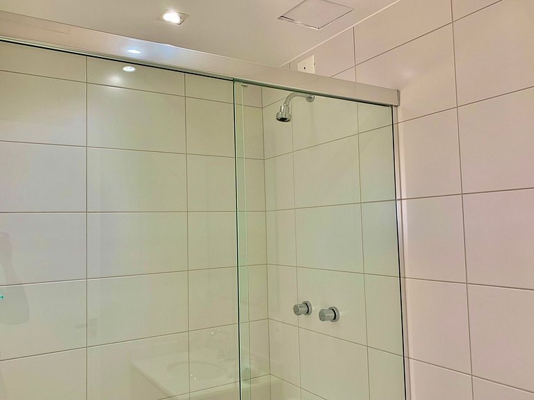 Yellow - Apartment 802