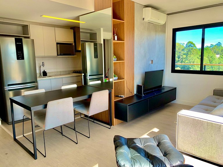 Yellow - Apartment 802