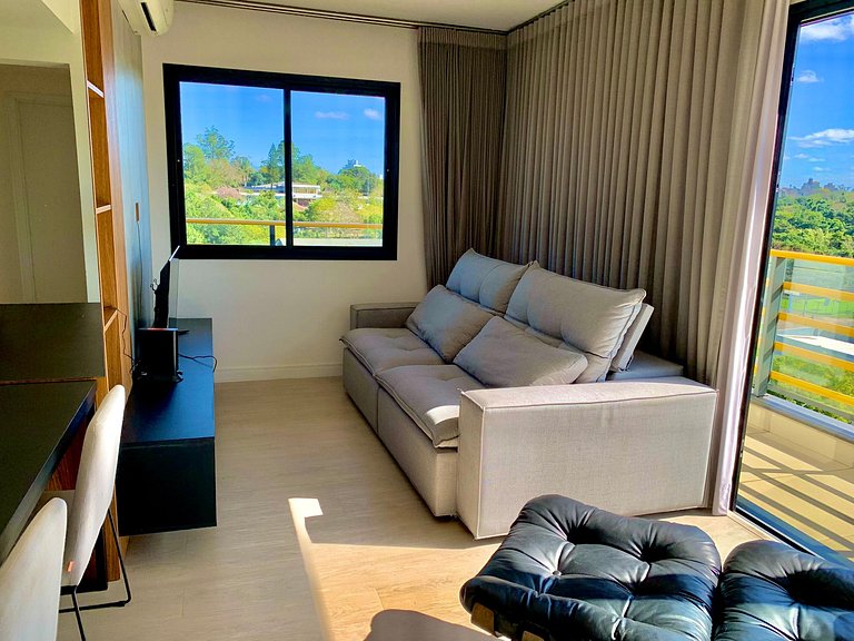 Yellow - Apartment 802