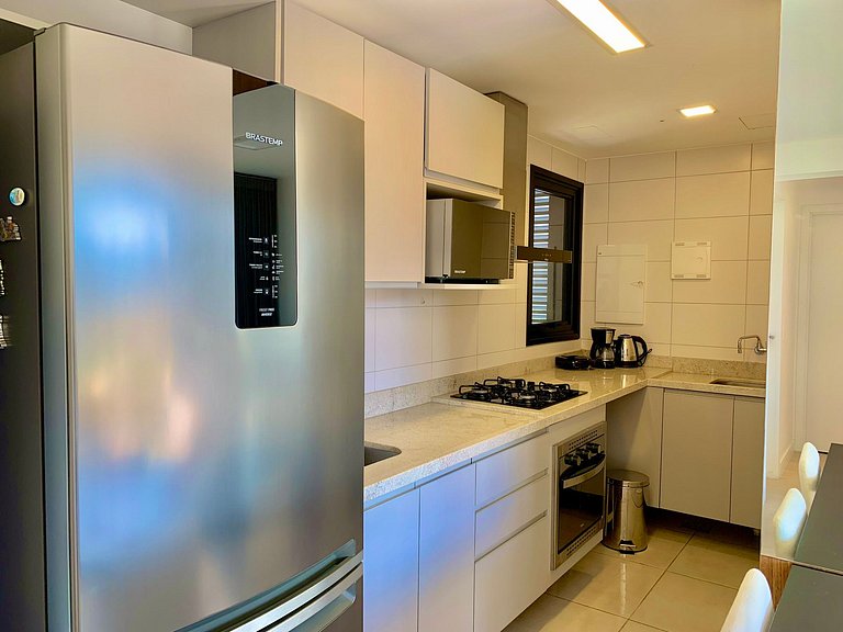 Yellow - Apartment 802