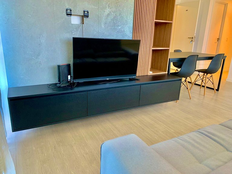 Yellow - Apartment 801