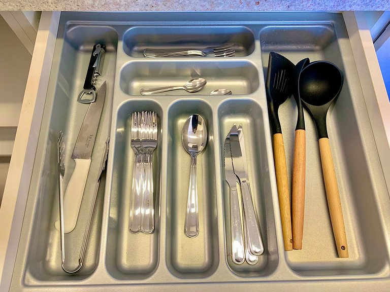 Yellow - Apartment 802