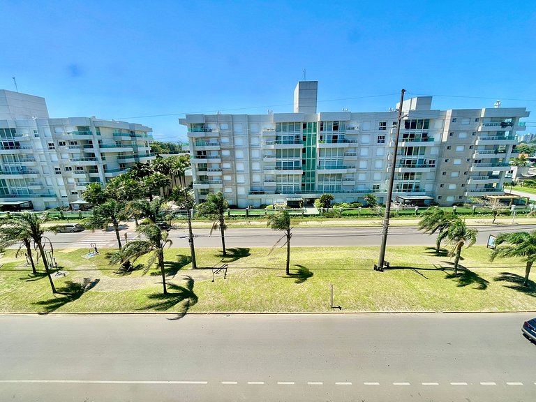 Livin' Resort Home - 506/1