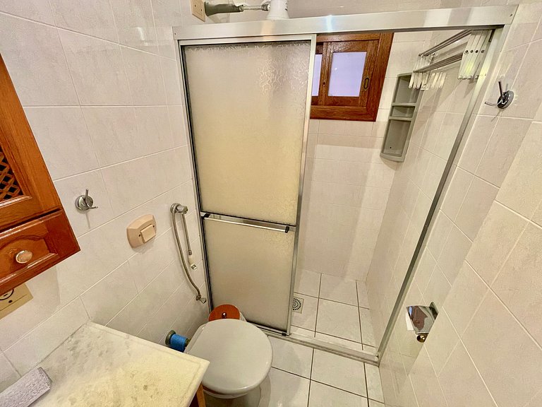 Flamboyant 302 - 2 blocks from the beach and close to the ci