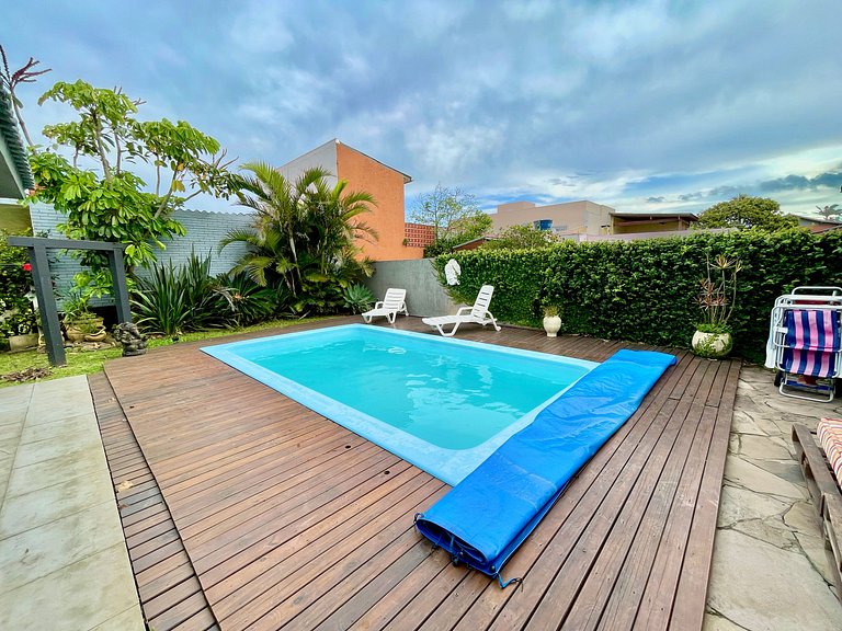 Cerca del mar, con Piscina y Sala de Juegos