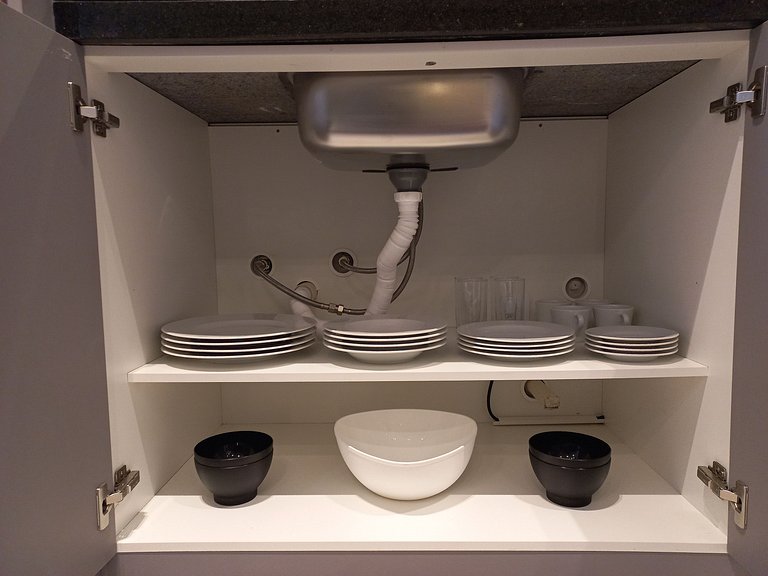 LEEV 502 - Beautiful Apartment one block from Rua Coberta