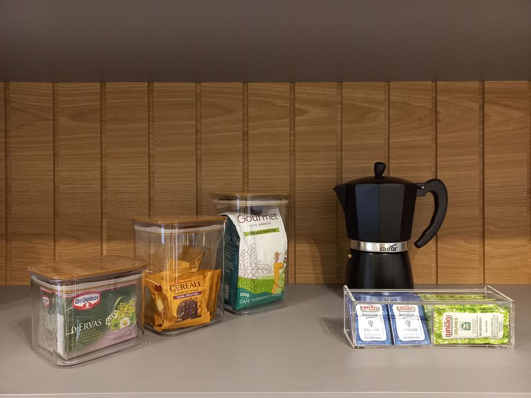 LEEV 502 - Beautiful Apartment one block from Rua Coberta