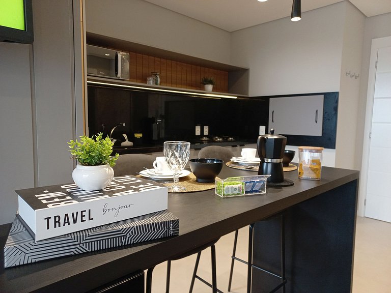 LEEV 502 - Beautiful Apartment one block from Rua Coberta