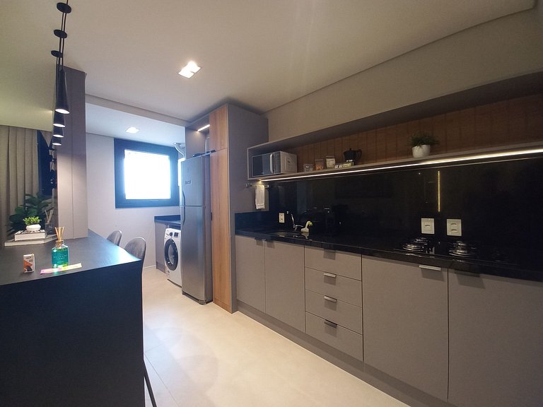 LEEV 502 - Beautiful Apartment one block from Rua Coberta