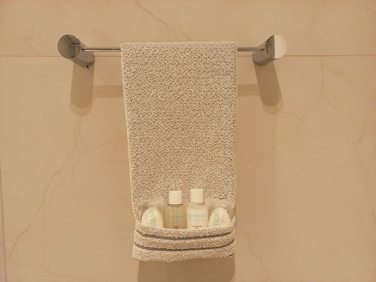 LEEV 502 - Beautiful Apartment one block from Rua Coberta