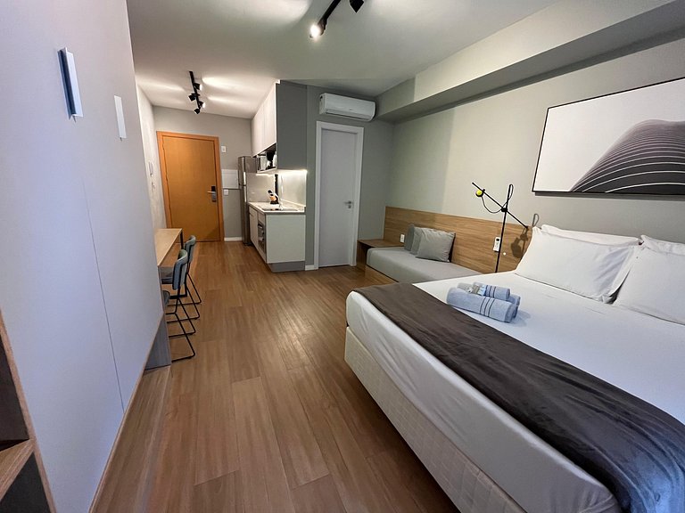 LIV - Apartment 1212