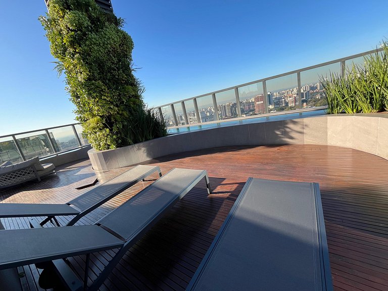 Carlos Gomes Square 704 Practical and Well-Located