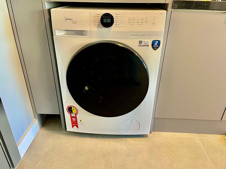 Plaza Carlos Gomes 704 Práctico y Bien Ubicado