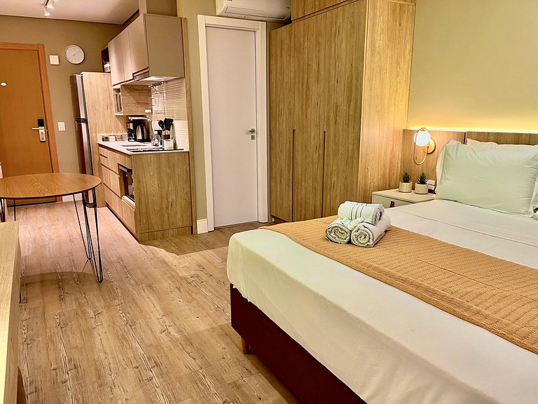 LIV - Apartment 1708