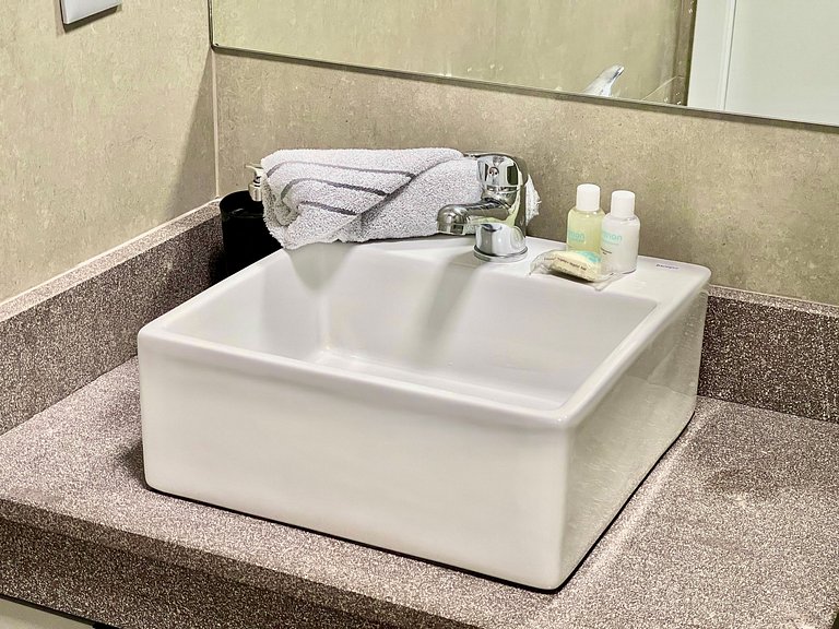 Livin' Resort Home - 321/3