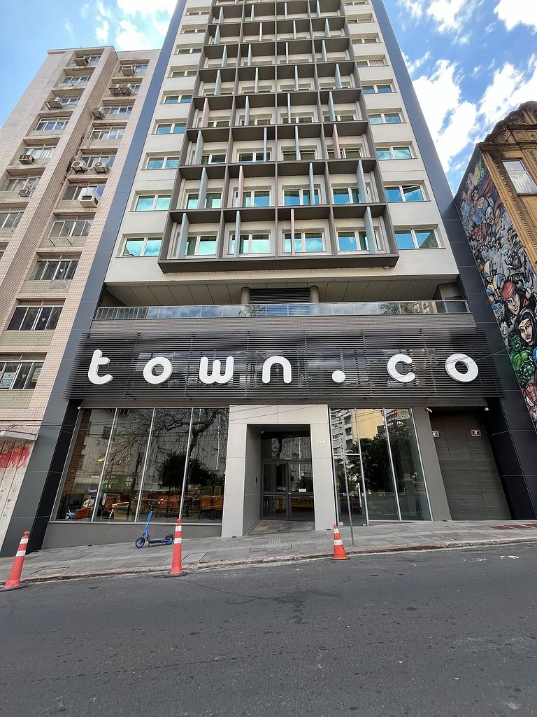 Town Co - Apartment 1004