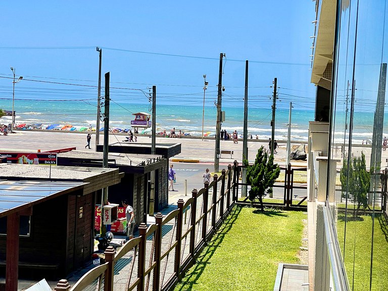 Aymore 208 Charming apartment near the beach.