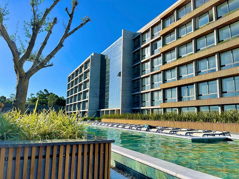 Livin' Resort Home - 703/1