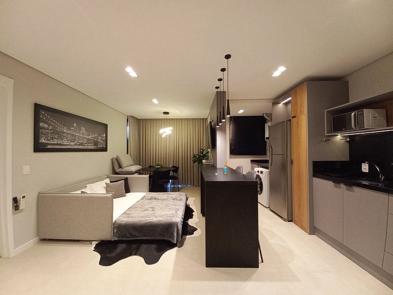 LEEV 502 - Beautiful Apartment one block from Rua Coberta