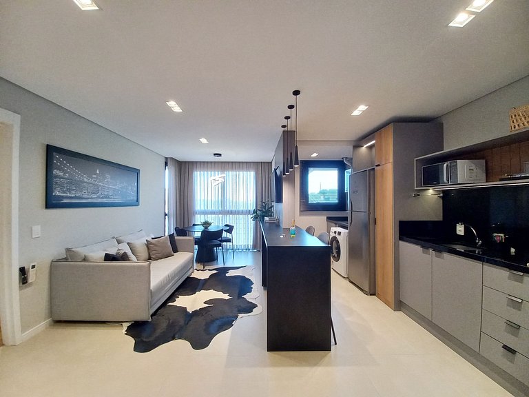 LEEV 502 - Beautiful Apartment one block from Rua Coberta