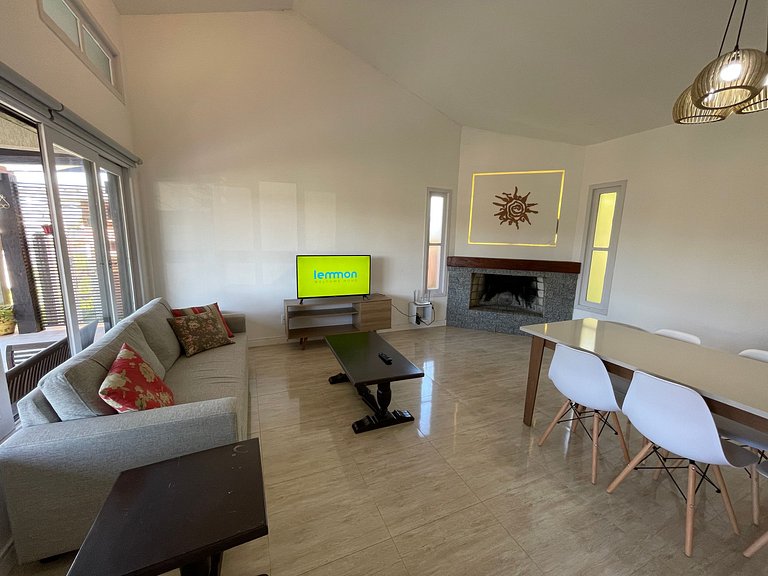 Cerca del mar, con Piscina y Sala de Juegos