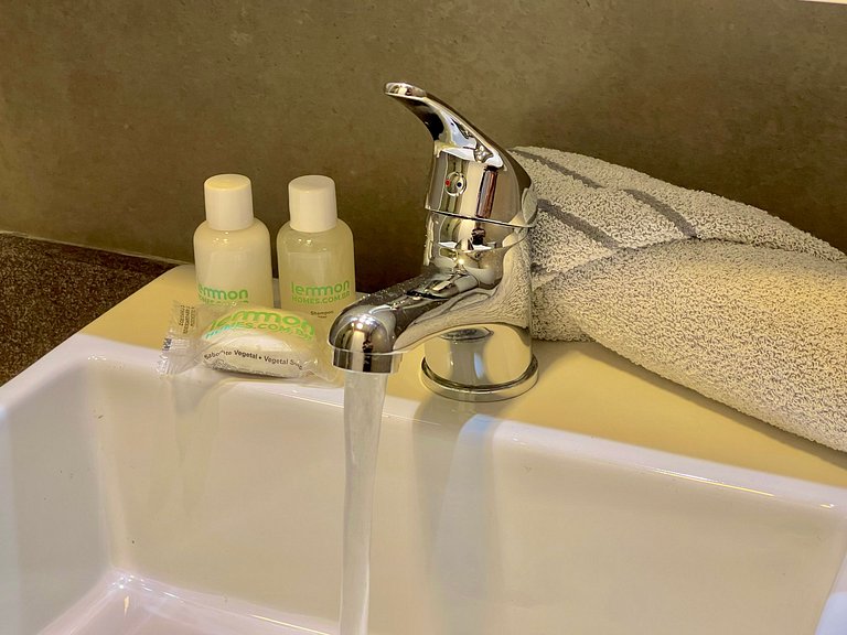 Livin' Resort Home - 408/2