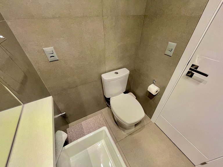 Livin' Resort Home - 408/2