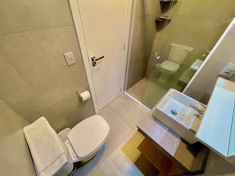 Livin' Resort Home - 408/2