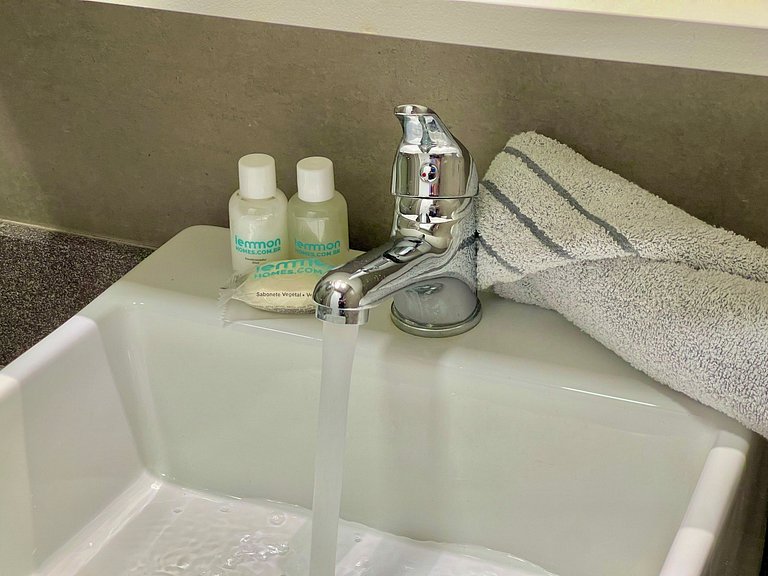 Livin' Resort Home - 408/2