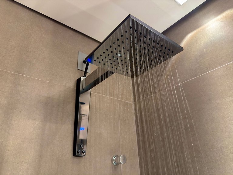 Livin' Resort Home - 602/3