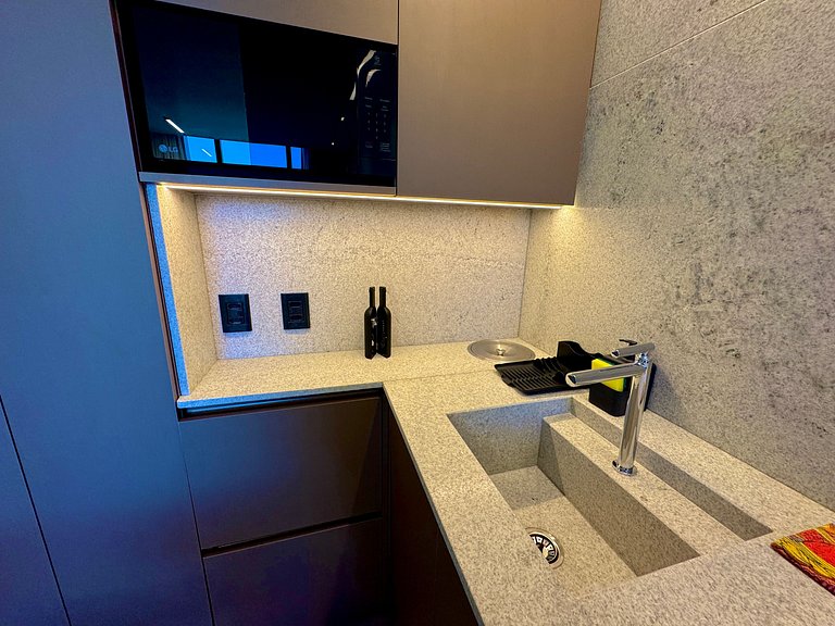 Livin' Resort Home - 602/3