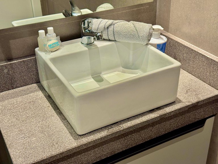 Livin' Resort Home - 502/1