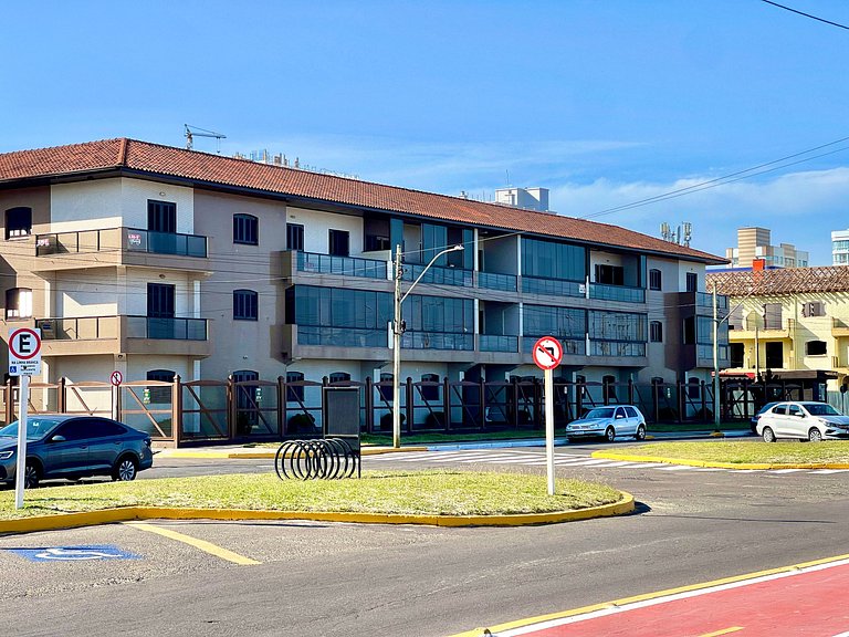 Aymoré 321 com Varanda e Vista Mar – Centro Capão