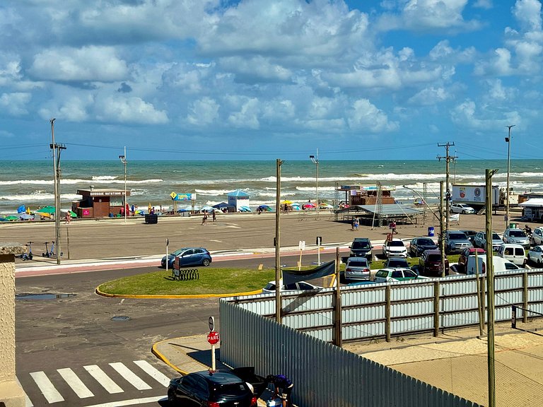 Aymoré 321 com Varanda e Vista Mar – Centro Capão