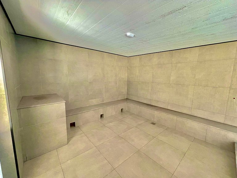 Livin' Resort Home - 402/2