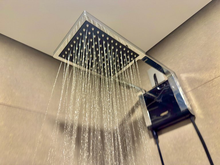 Livin' Resort Home - 402/2