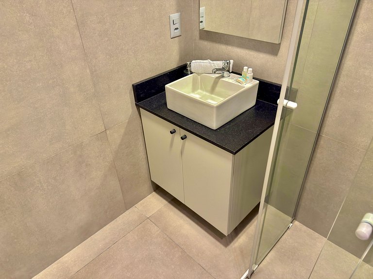 Livin' Resort Home - 402/2