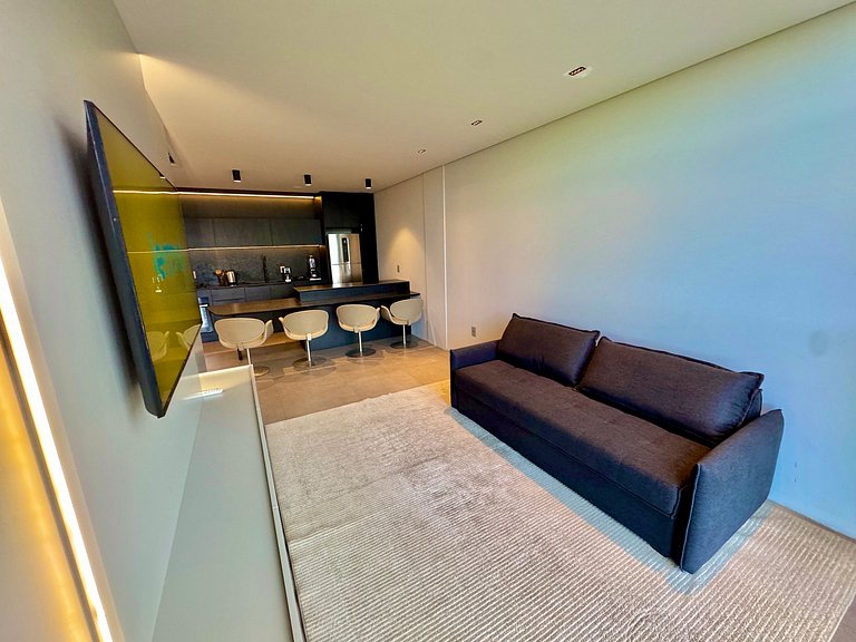 Livin' Resort Home - 402/2