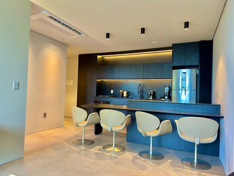 Livin' Resort Home - 402/2