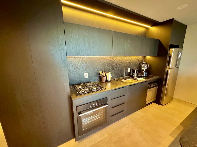 Livin' Resort Home - 402/2