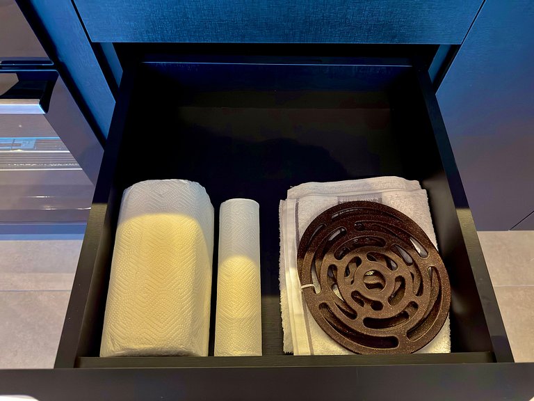 Livin' Resort Home - 402/2