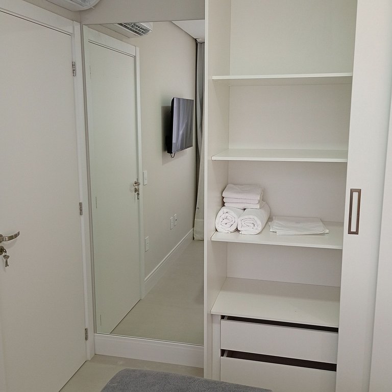 LIV Exclusive Flat 507– a 2 min da Praia de Bombas