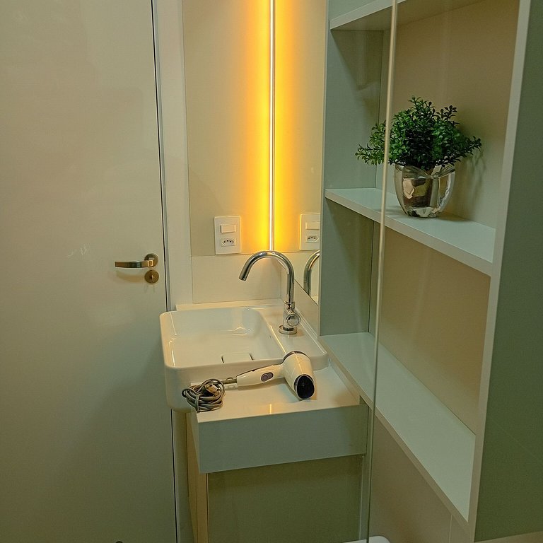 LIV Exclusive Flat 410– a 2 min da Praia de Bombas